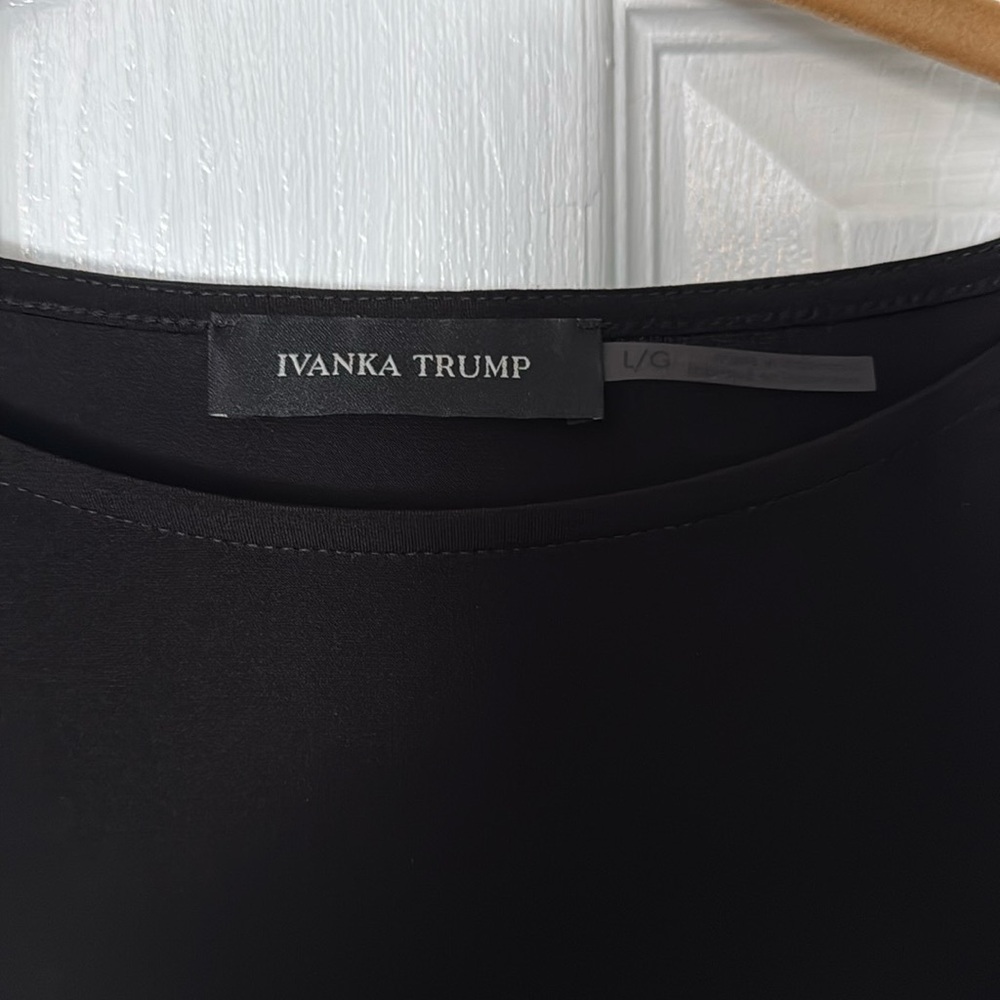 🔥 IVANKA TRUMP | Adorable 3/4 sleeve shirt with bottom detail | size Large
